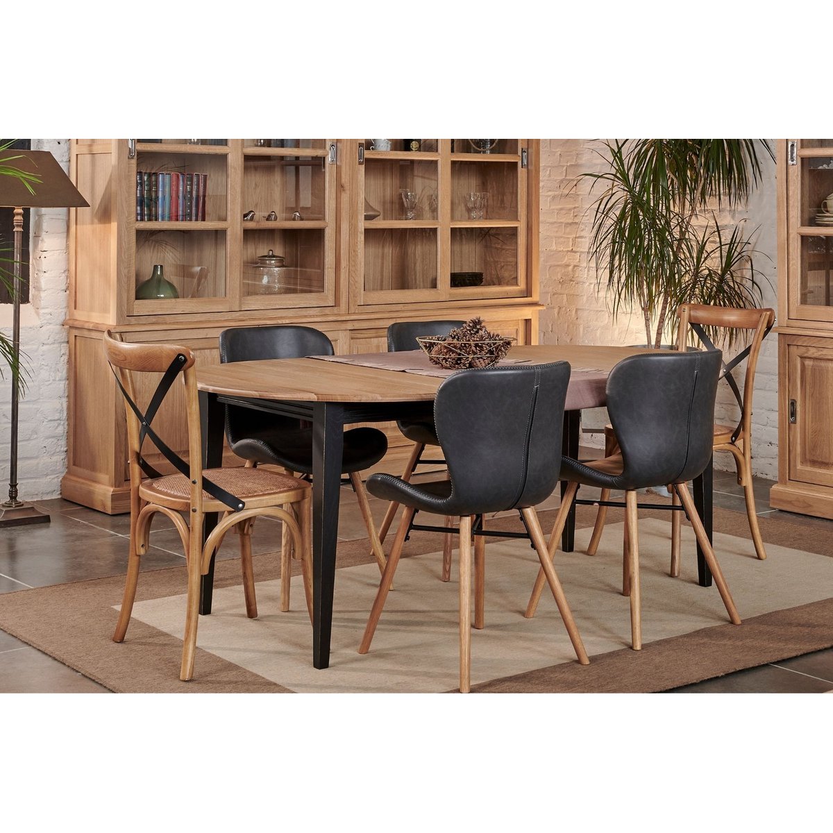 Table ronde 6 pieds fuseau D105 + 3 rallonges bois - VICTORIA chêne, HELLIN, DEPUIS 1862