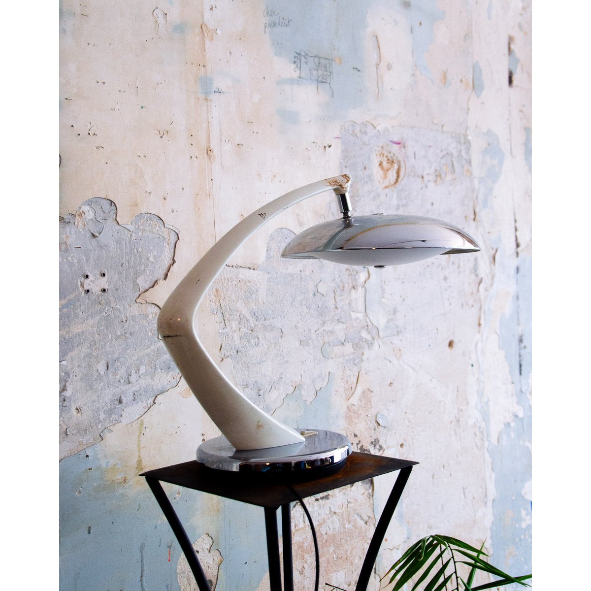 Lampe au design épuré Julia N°898 - Bon état blanc, DEBONGOUT