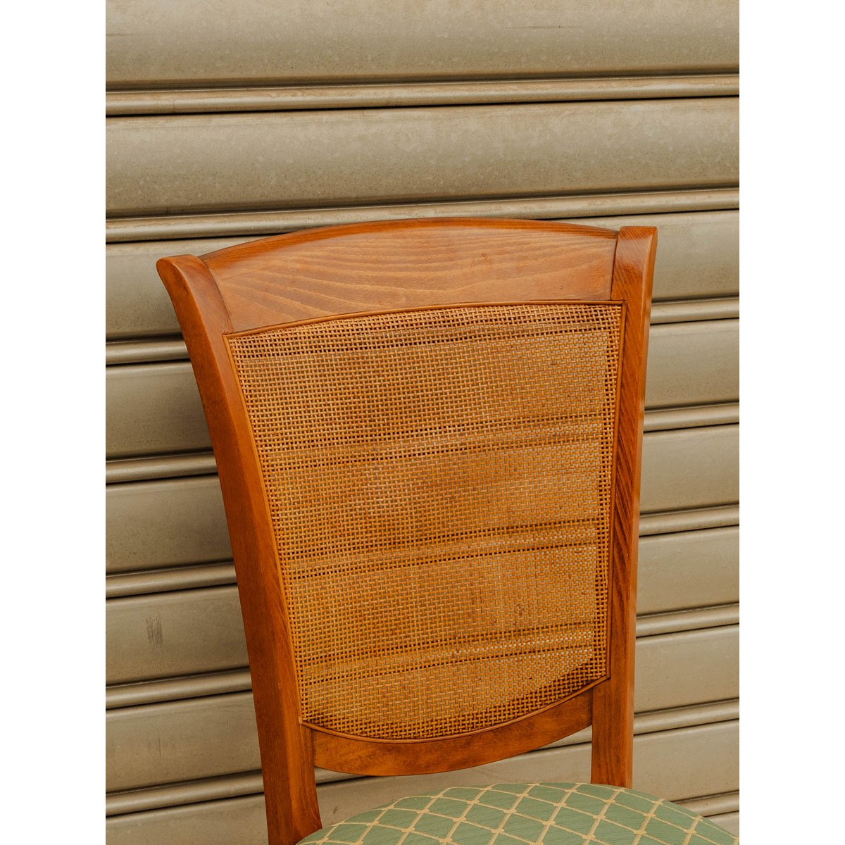Paire de chaises en bois et tissu vert Claude N°1734 - Bon état bois foncé, DEBONGOUT