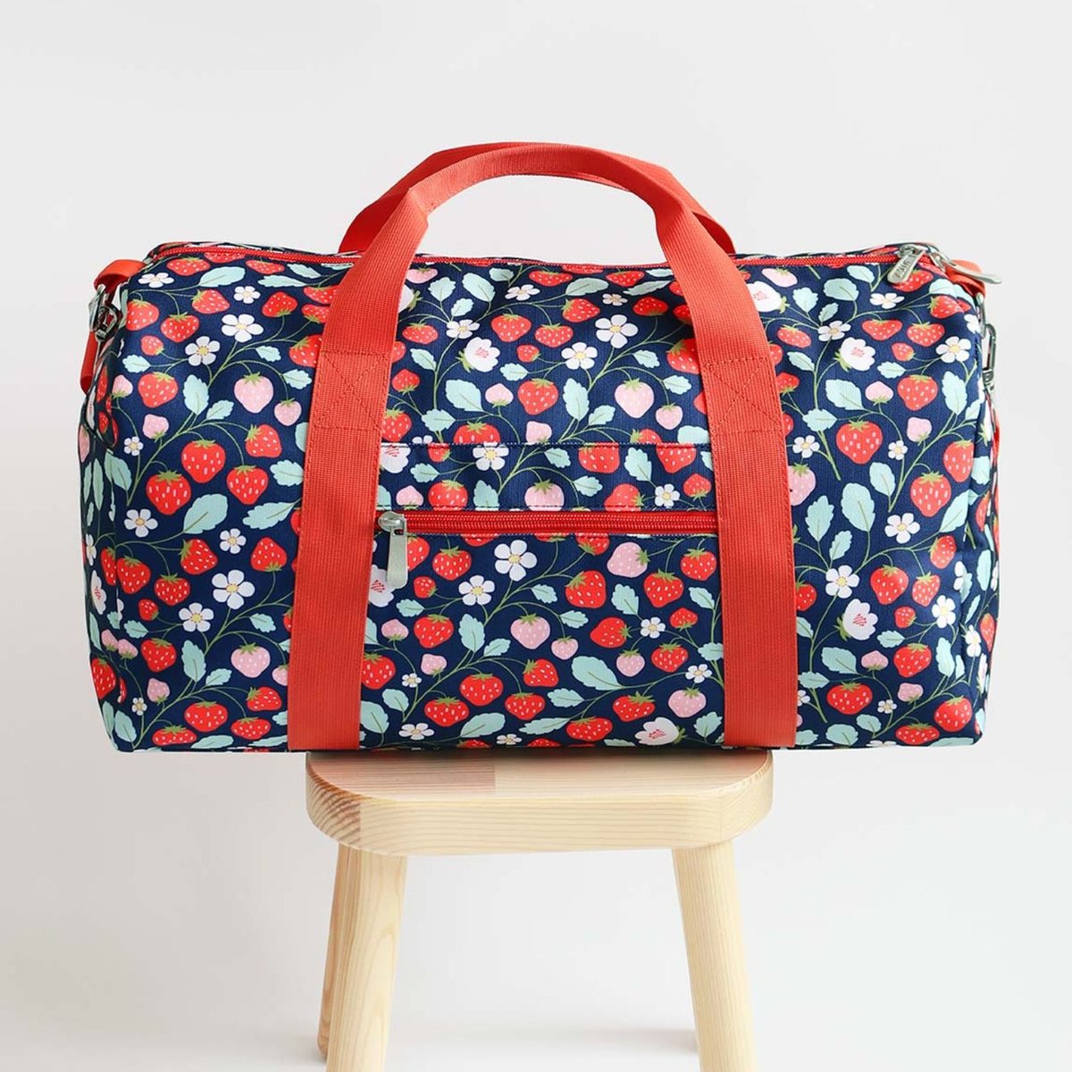 Sac de voyage noir, rouge, bleu, A LITTLE LOVELY COMPANY