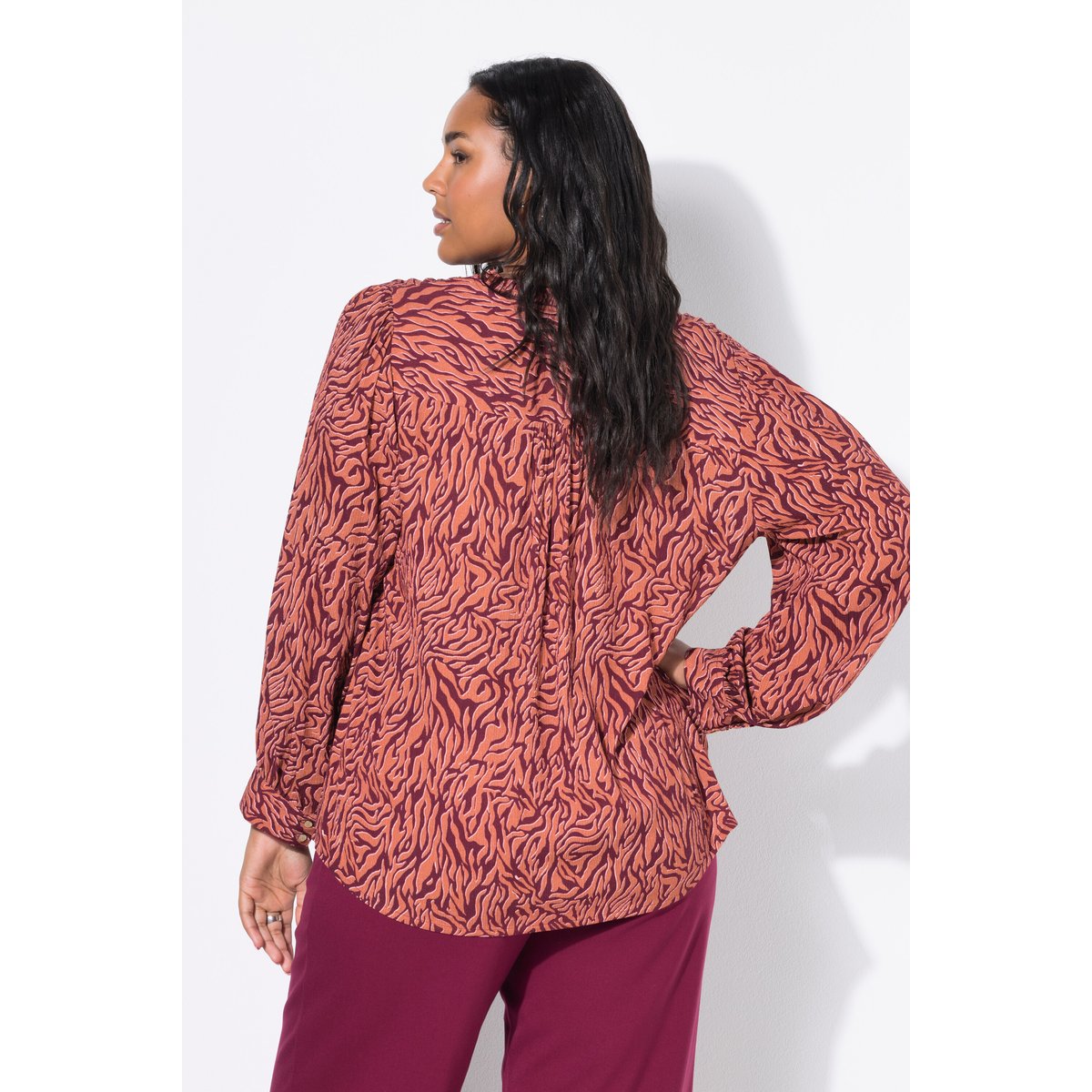 Blouse coupe Loose en crêpe imprimé zébré rose, STUDIO UNTOLD