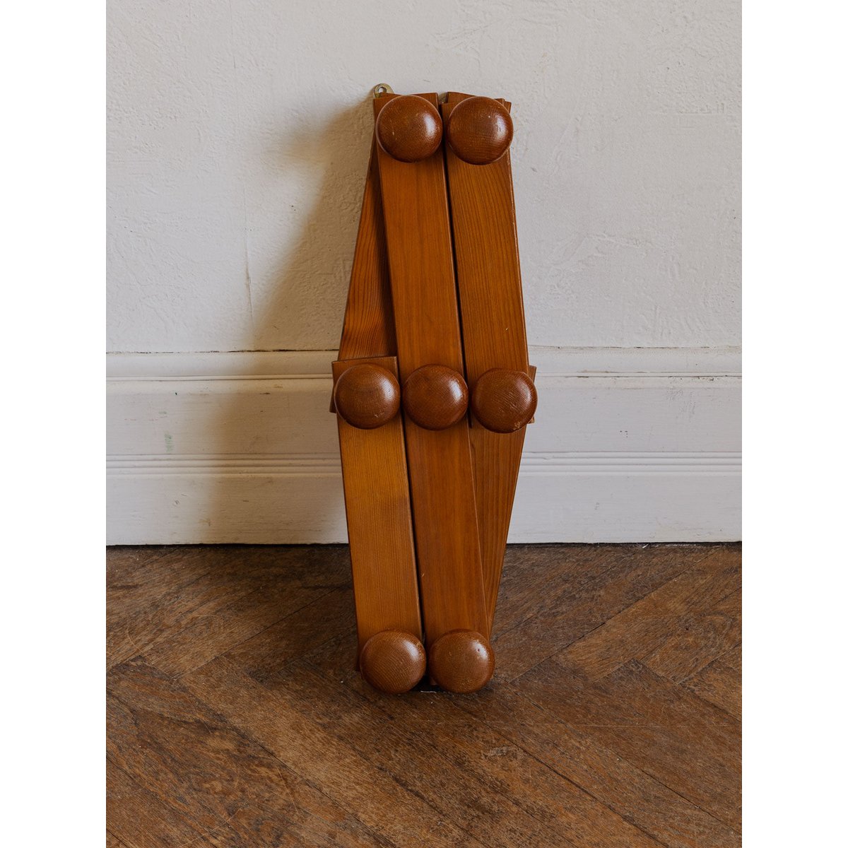 Porte-manteau mural en bois Max N°499 - Bon état bois foncé, DEBONGOUT