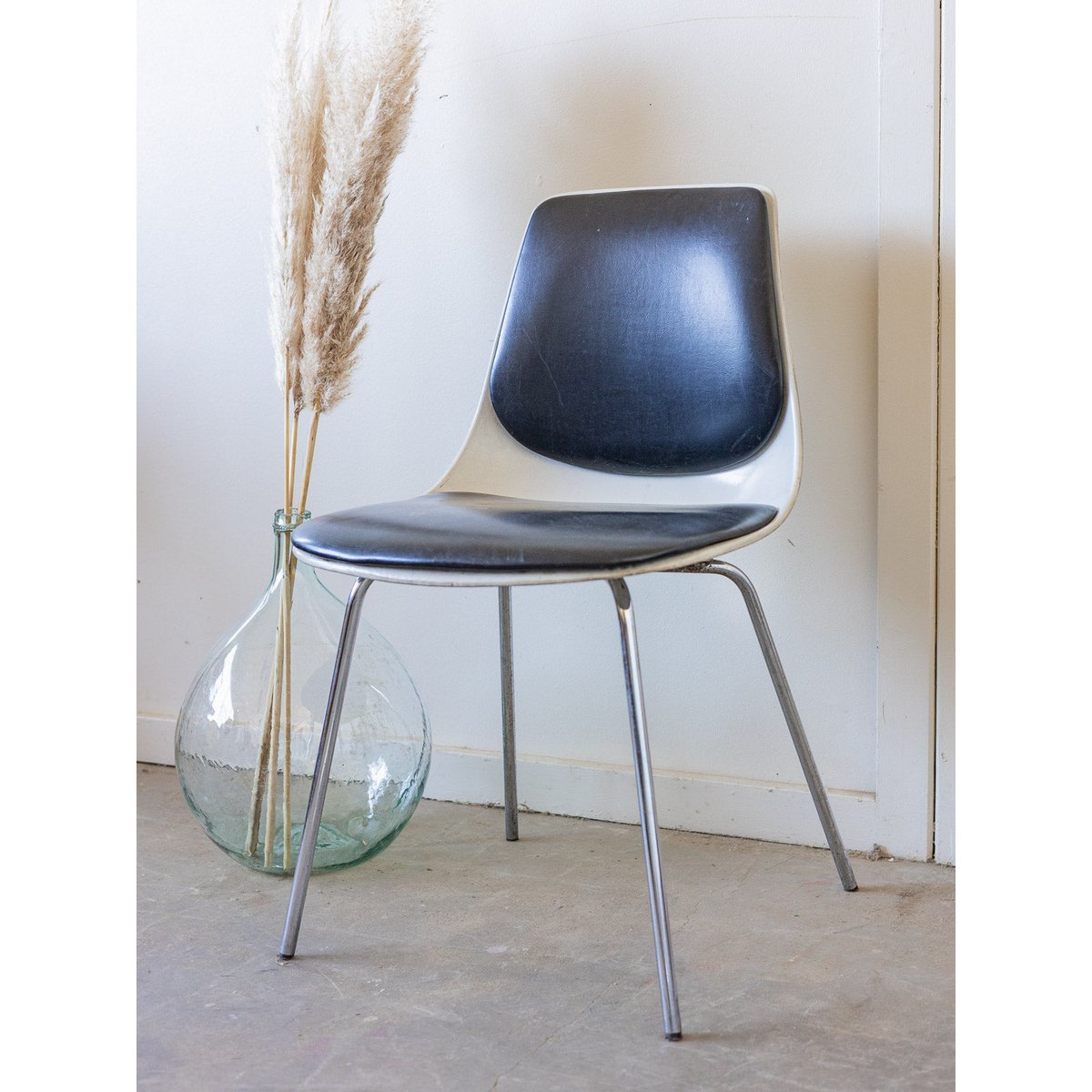 Chaise années 70 Alma N°1946 - Bon état noir, DEBONGOUT