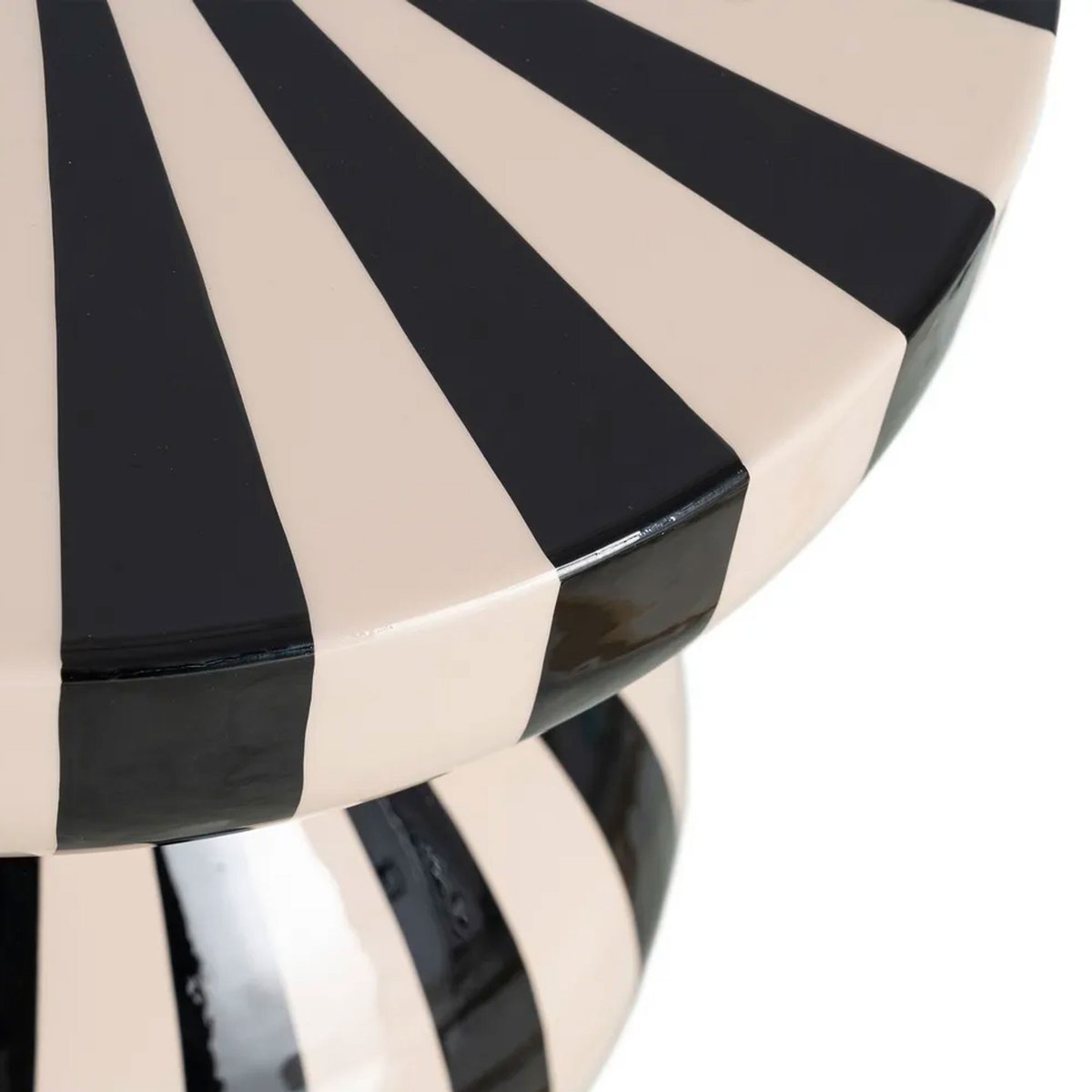 Table d'appoint résine noire et blanche 38x38x47cm noir, WADIGA