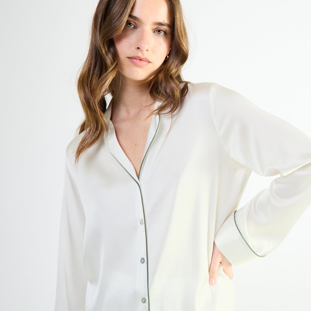 Pyjama col tailleur en satin de soie CONSTANCE ecru, LAURENCE TAVERNIER