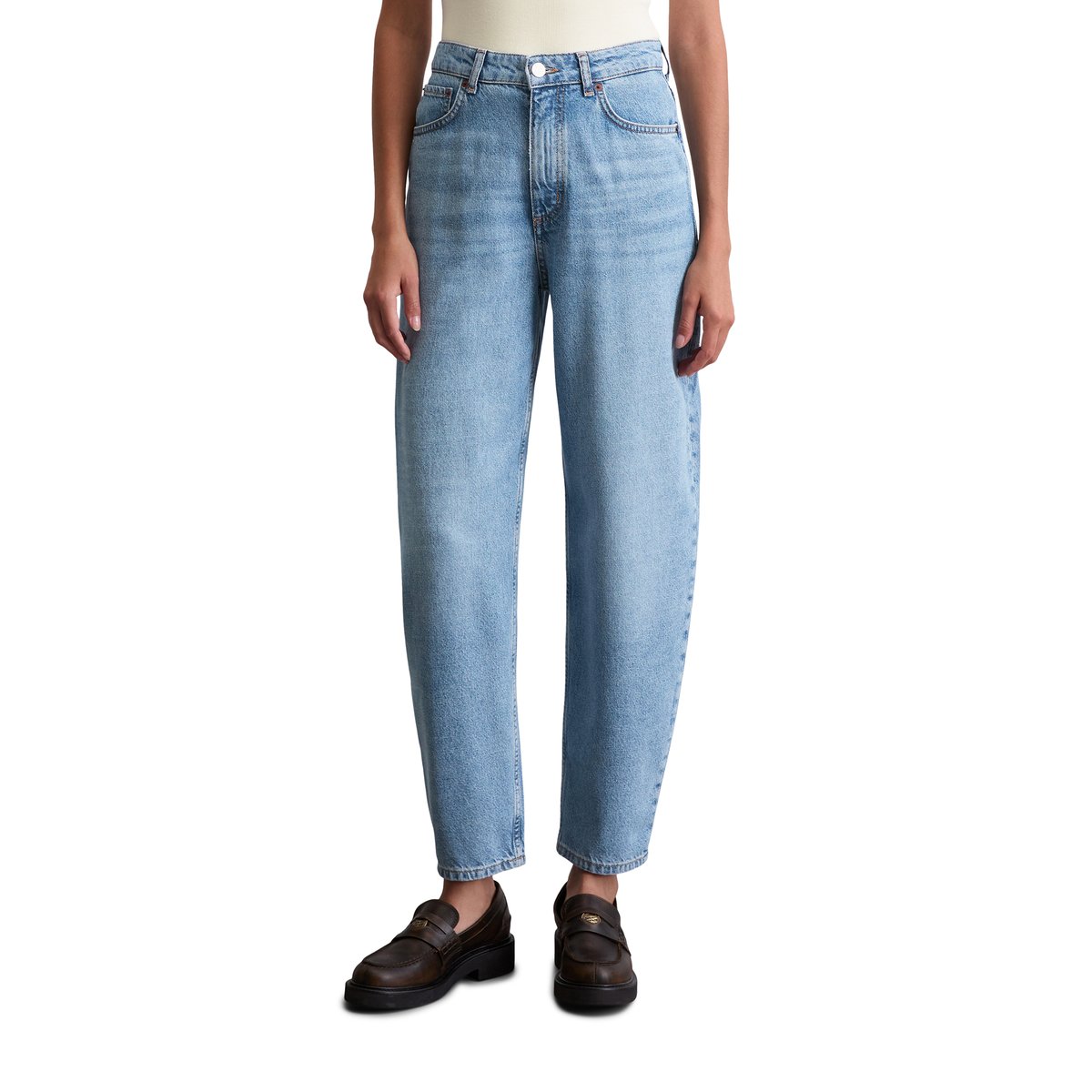 Jeans modèle Lara barrel cropped en TENCEL™ Lyocell avec du coton bleu clair, MARC O'POLO