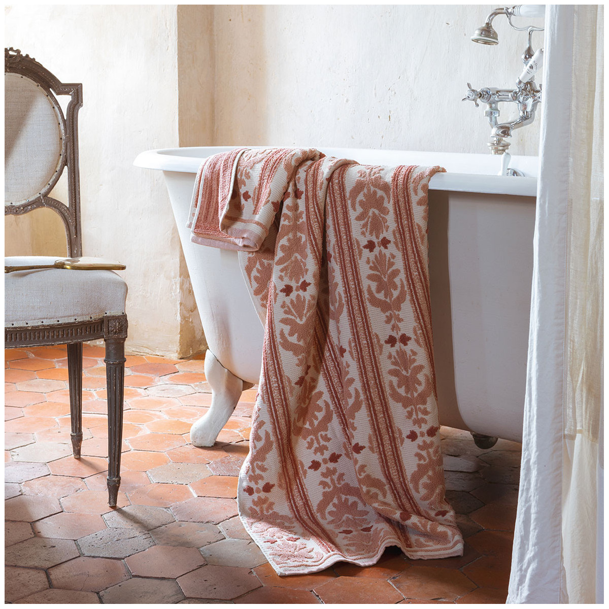 Serviette de toilette Capucine prune, MATHILDE M