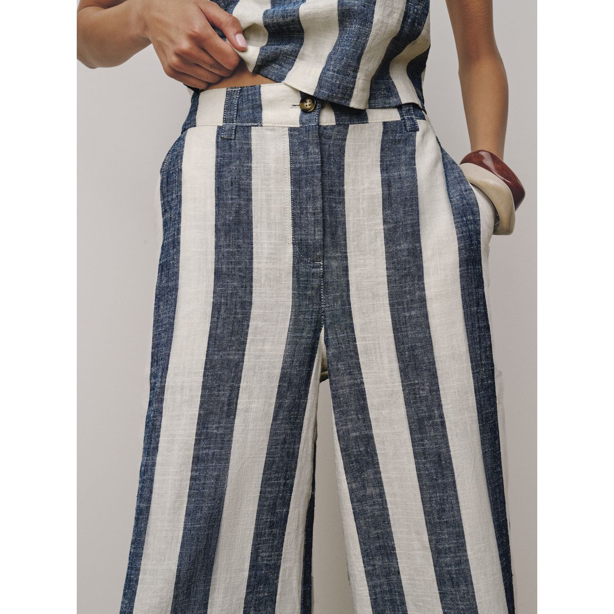 Pantalon large en lin mélangé avec ceinture rayures bleu marine/pierre, NEXT