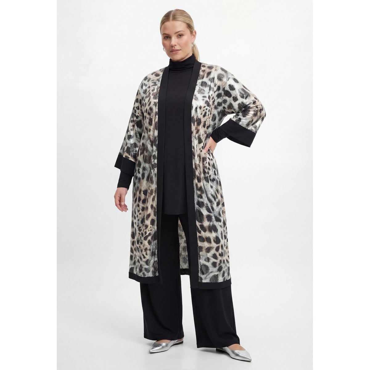 Kimono ornementée de sequins / à sequins noir, YOEK