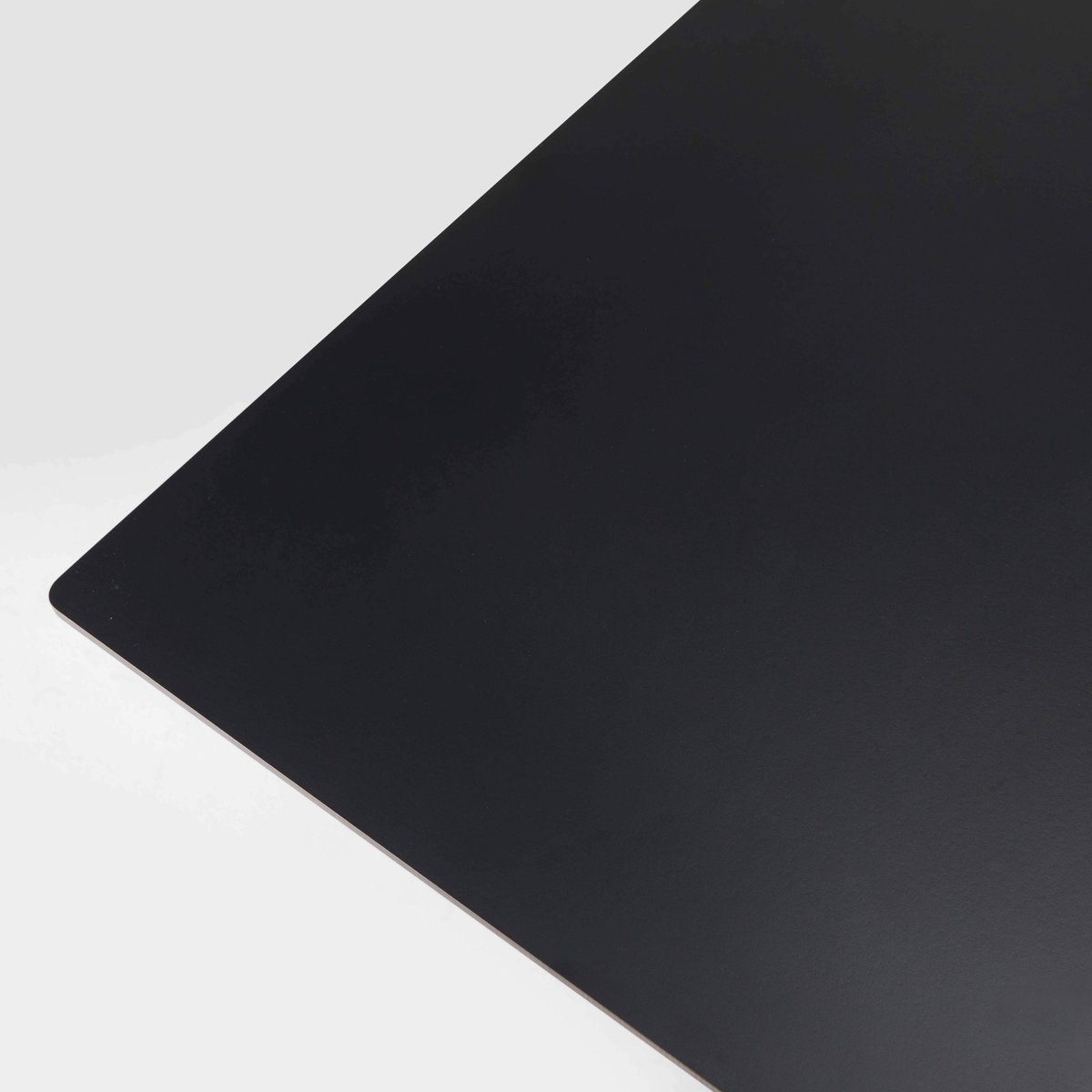Table haute en HPL inclinable et 2 chaises hautes en métal, OPERA gris anthracite, OVIALA