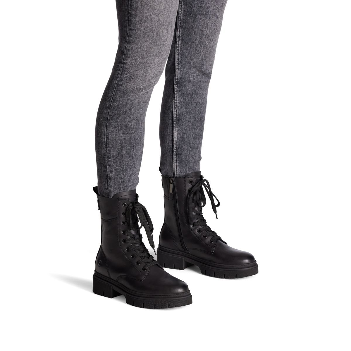 Bottine en cuir noir, TAMARIS