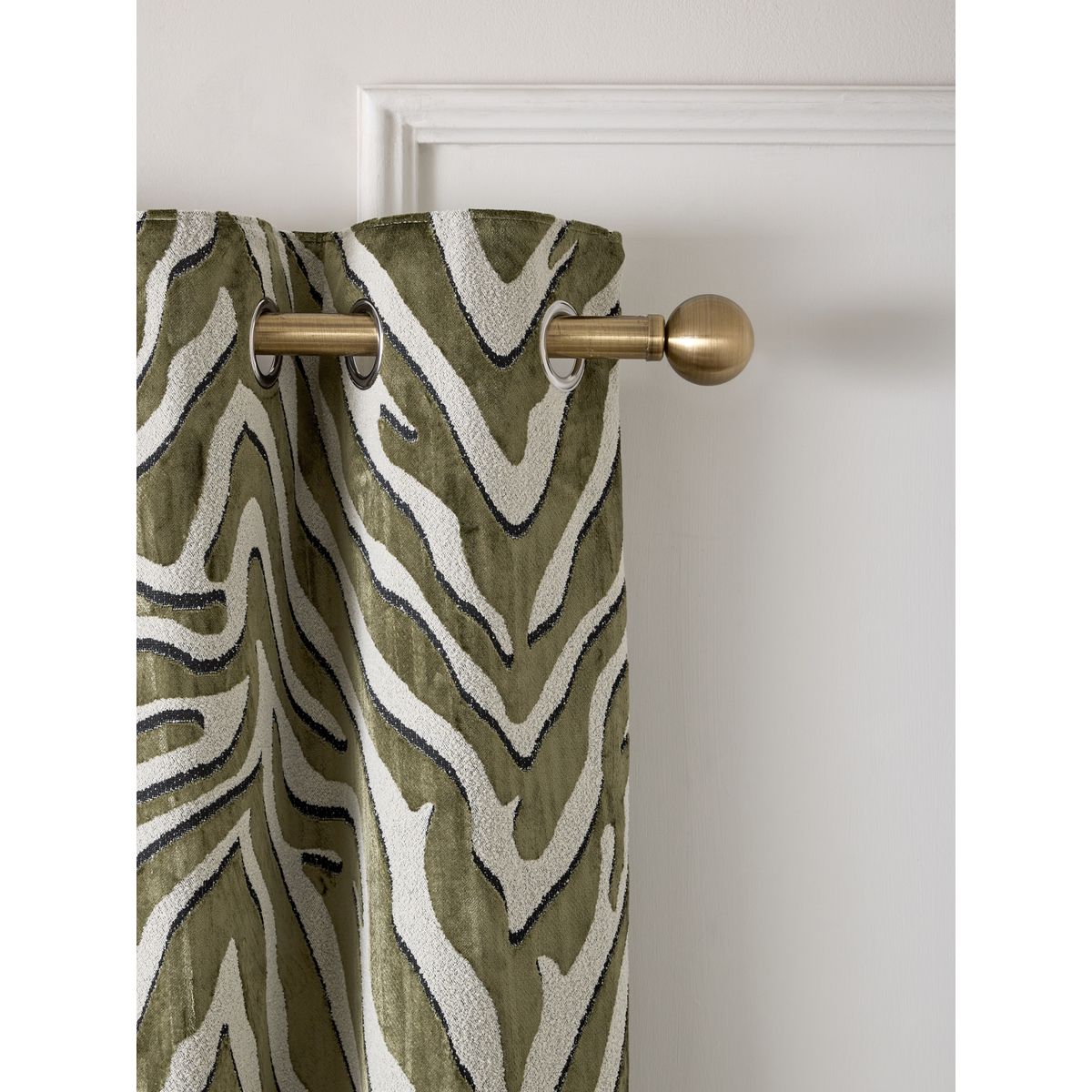 Rideaux doublés à œillets collection luxe vert, NEXT