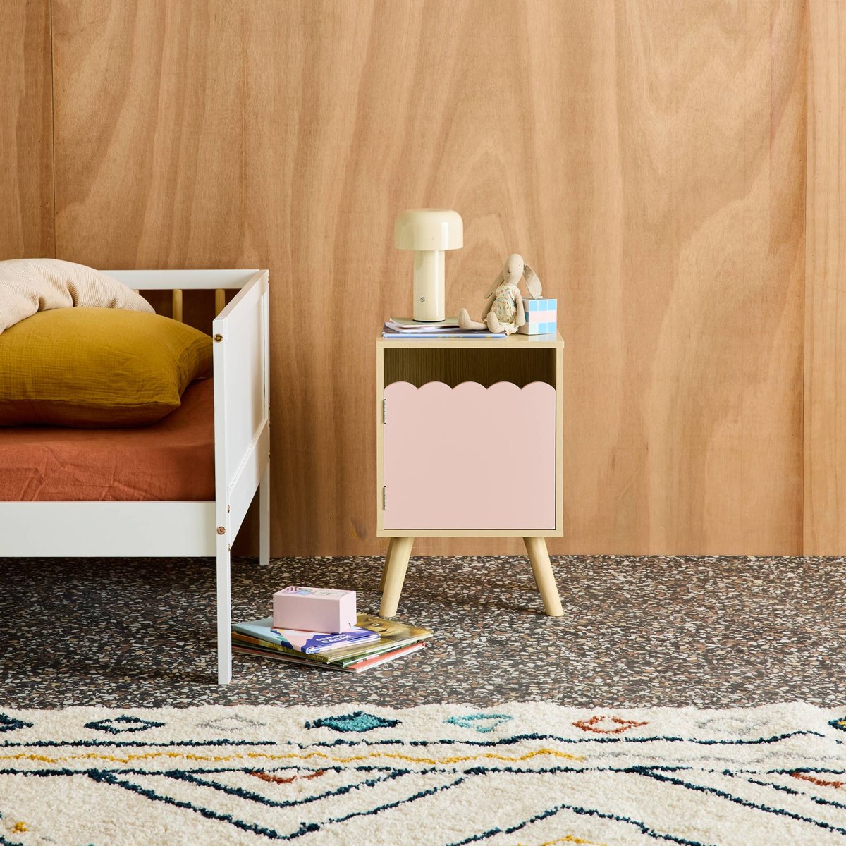 Table de chevet enfant décor bois 1 porte AZUR rose, SWEEEK