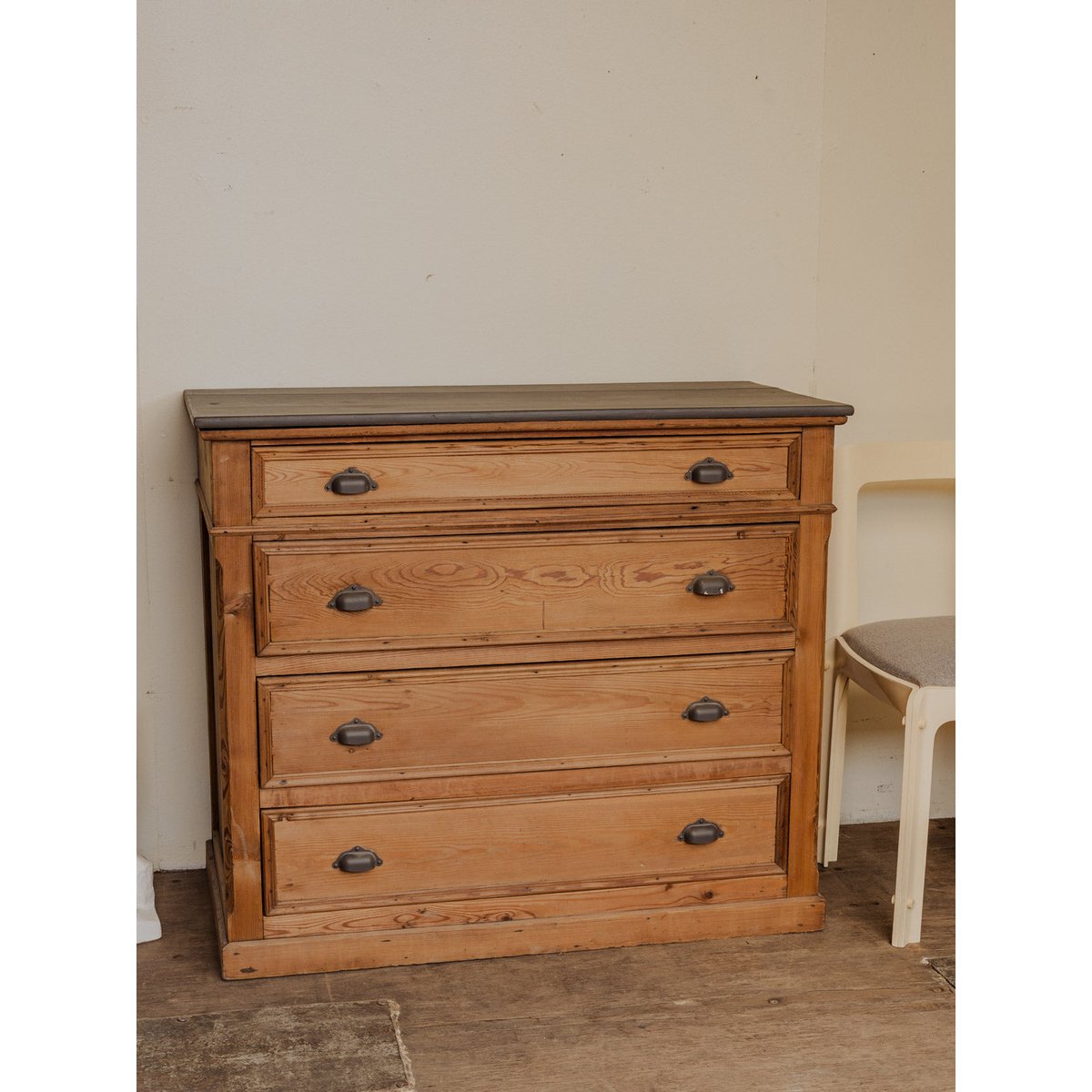 Commode en bois Garance N°641 - Bon état bois foncé, DEBONGOUT