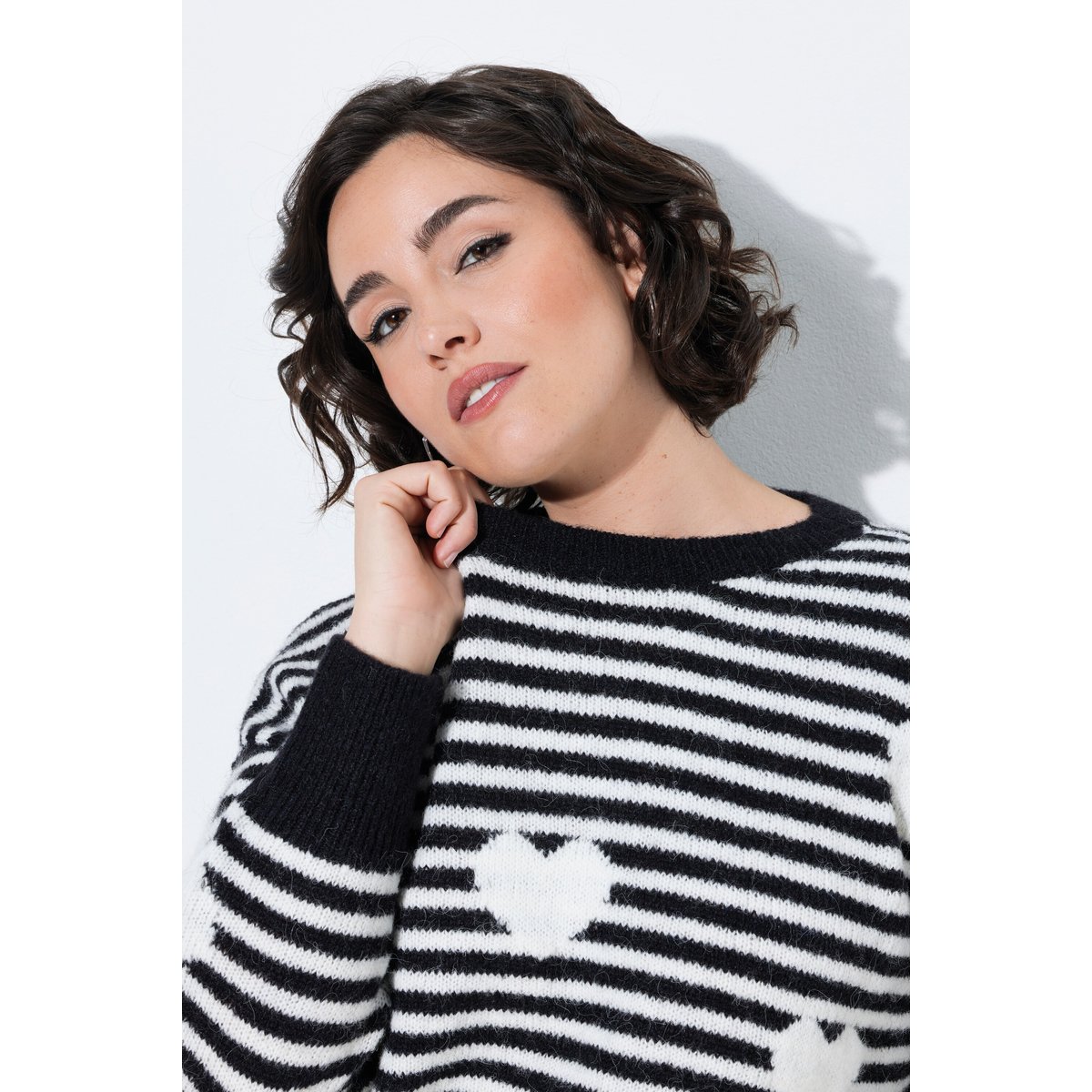 Pull à rayures avec motif cœurs, col rond noir, ULLA POPKEN