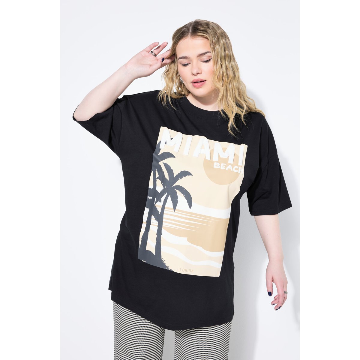 T-shirt oversize, motif Concha Beach noir, STUDIO UNTOLD