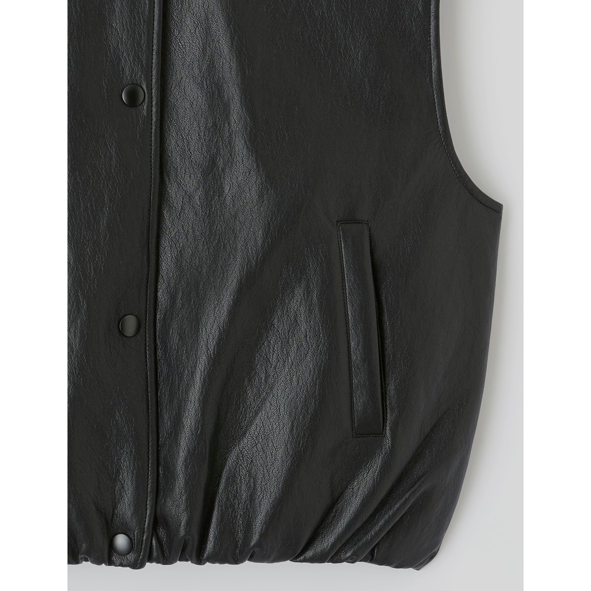 Gilet sans manches en tissu enduit noir, BZB