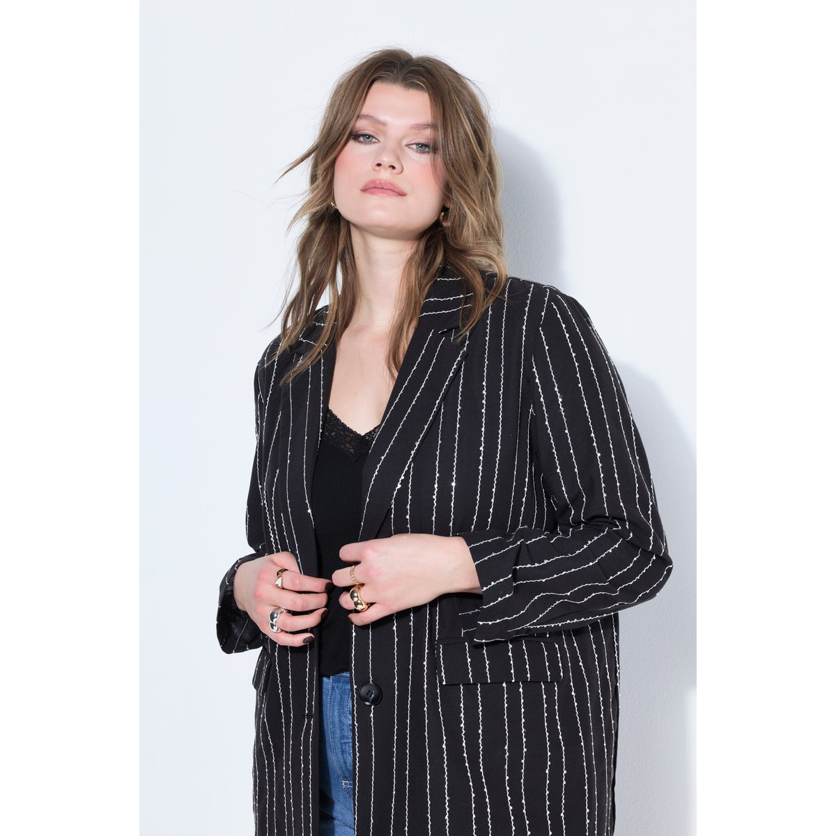 Blazer oversize, rayures fines à sequins noir, STUDIO UNTOLD