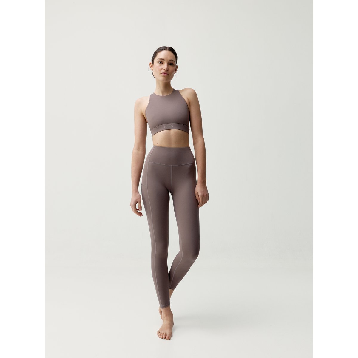 Brassière de sport femme Asura Maintien élevé bretelles coussinets amovibles marron taupe, BORN