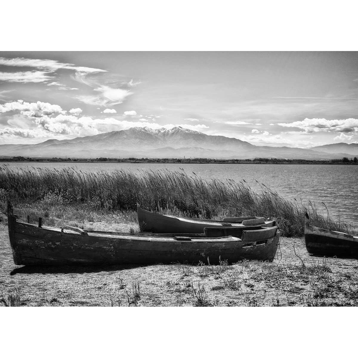 Tableau mural barque devant le Canigou 45x65 cm tableaux sur toile-noir et blanc, CEANOTHE