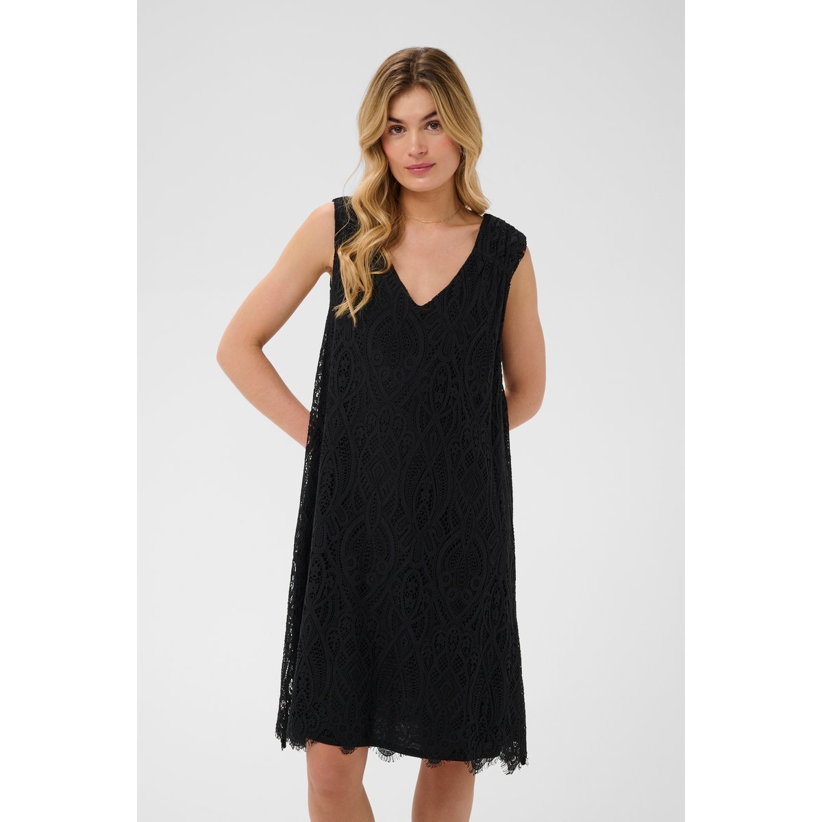 Robe noir pitch black, CREAM
