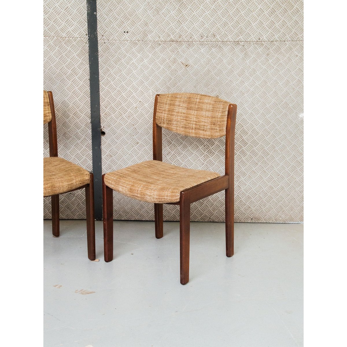 Lot de 6 chaises scandinaves Alma N°369 - Bon état bois, DEBONGOUT