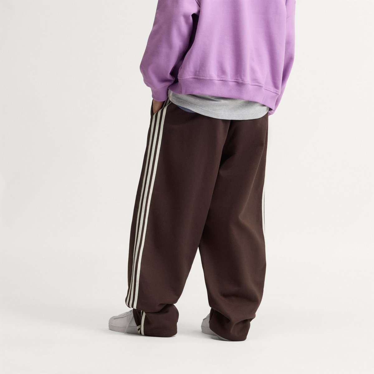 Pantalon De Survêtement Ourlets Droits 3 Bandes Adisignature dark brown / off white, adidas Originals