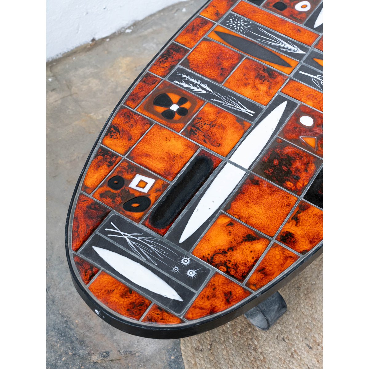 Table basse ovale en céramique orange et noir Donna N°1602 - Bon état orange, DEBONGOUT