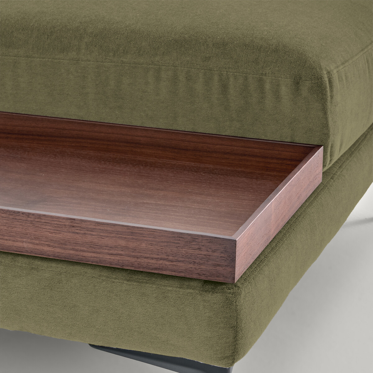 Repose-pieds avec plateau, en velours stone, MODERNISTE vert mousse, EMMANUEL GALLINA X AM.PM