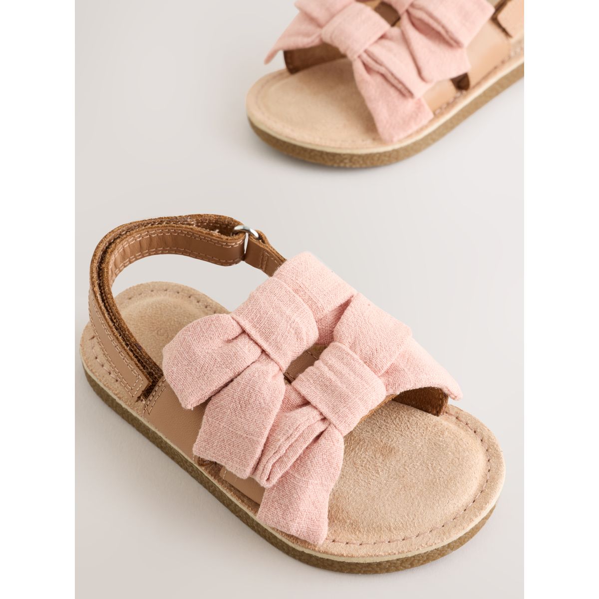 Sandales avec nœud rose, NEXT