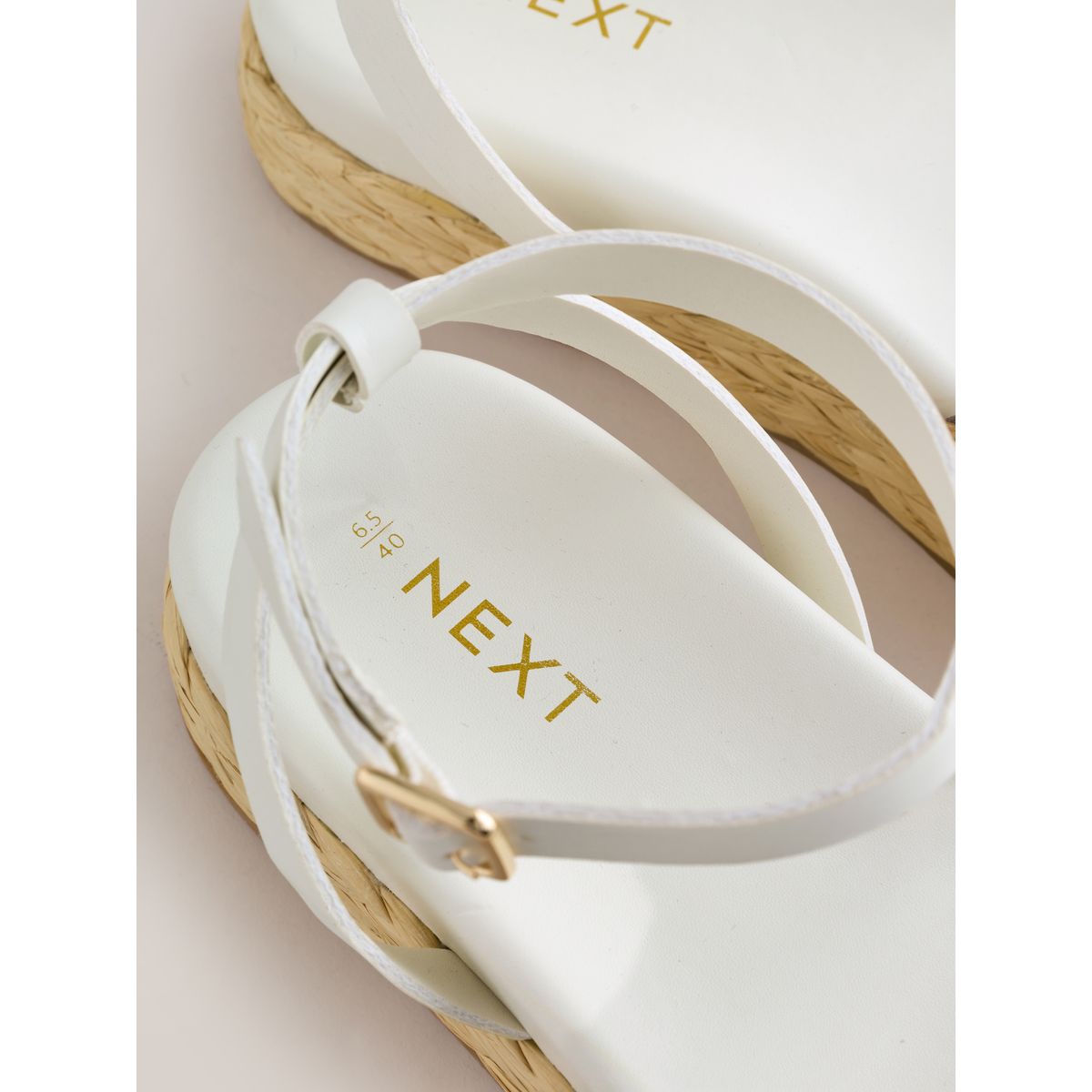 Sandales à entredoigts en raphia avec nœud rose/blanc, NEXT