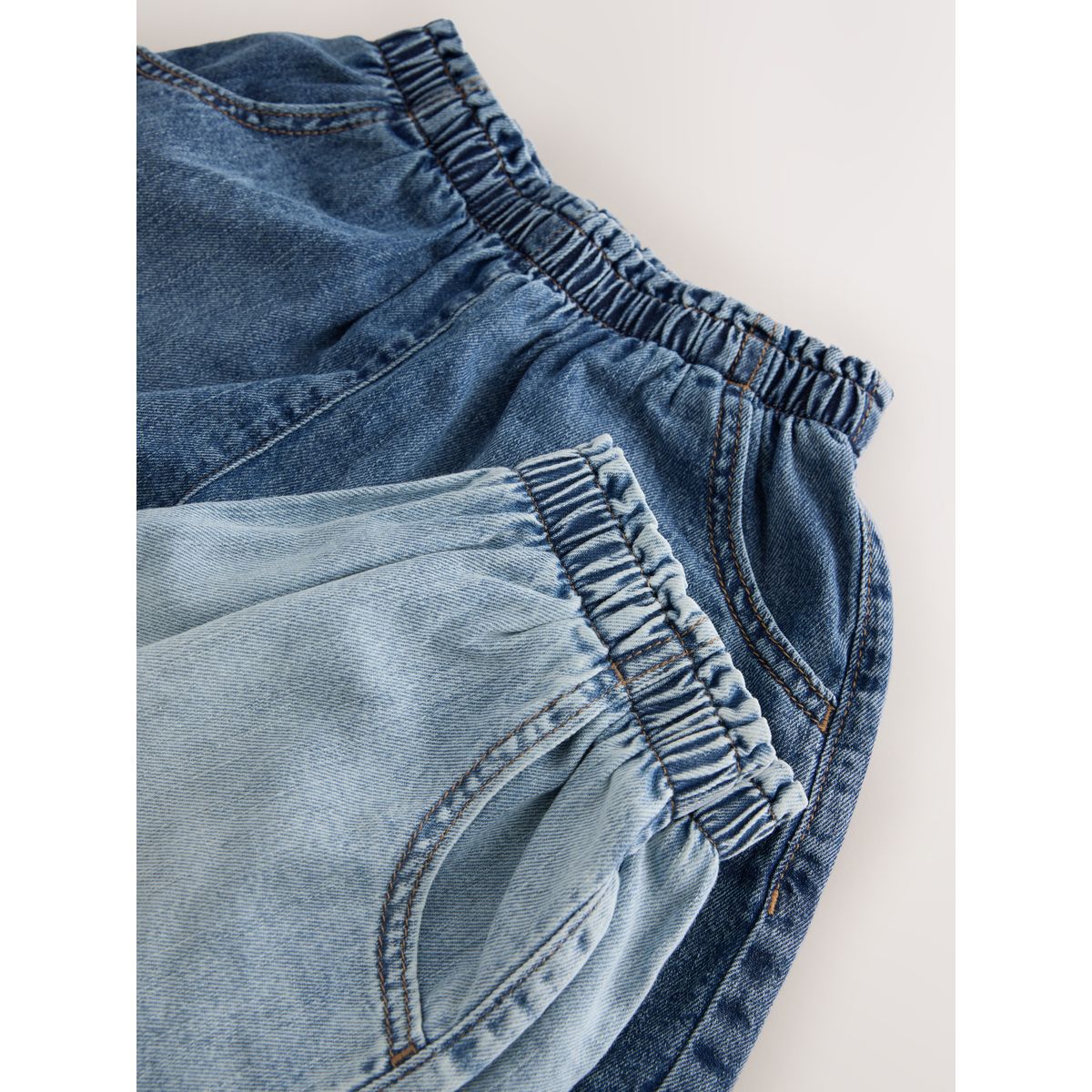 Short à enfiler, lot de 2 denim délavé clair/délavé moyen, NEXT