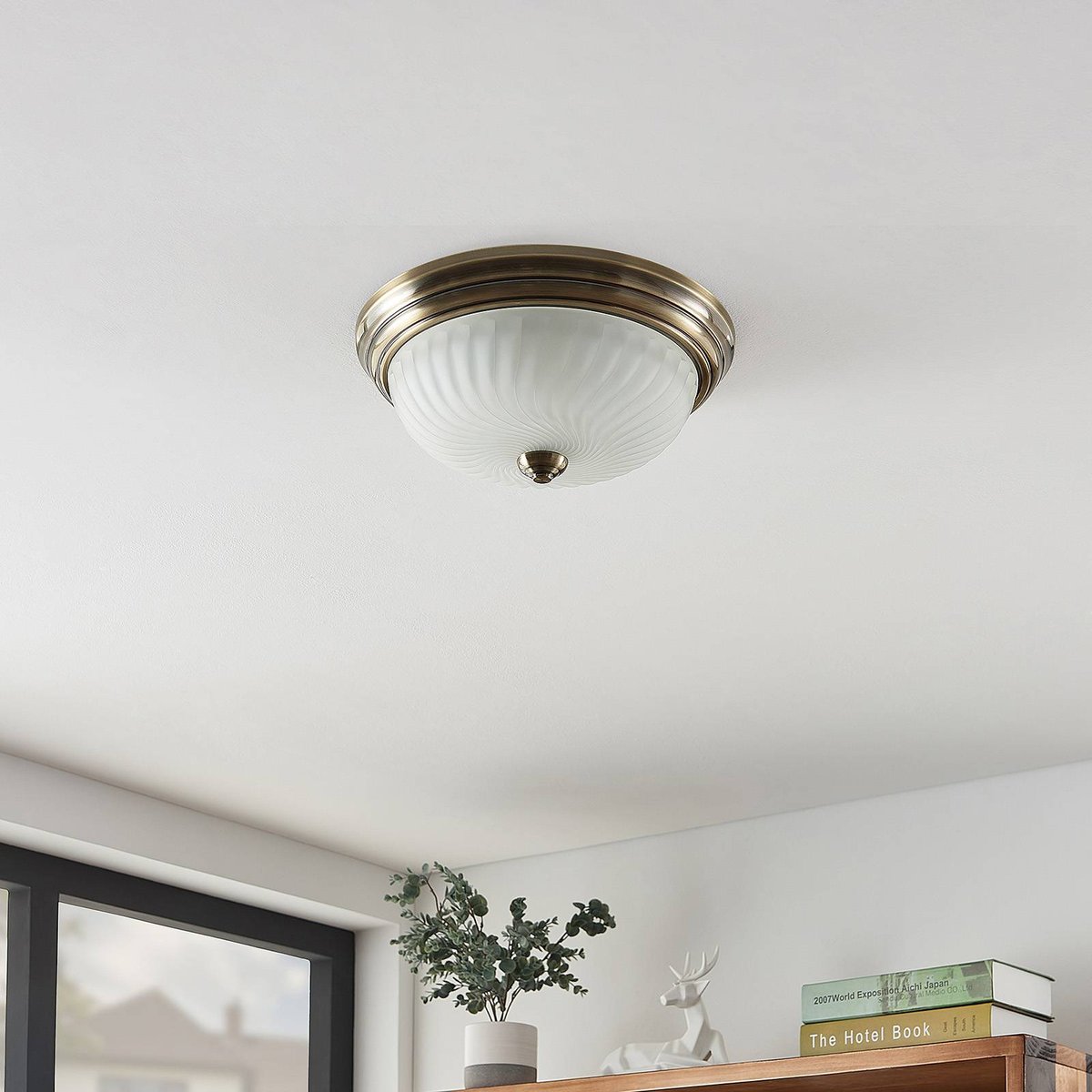Plafonnier antique, Pakka laiton antique, blanc opale, LINDBY