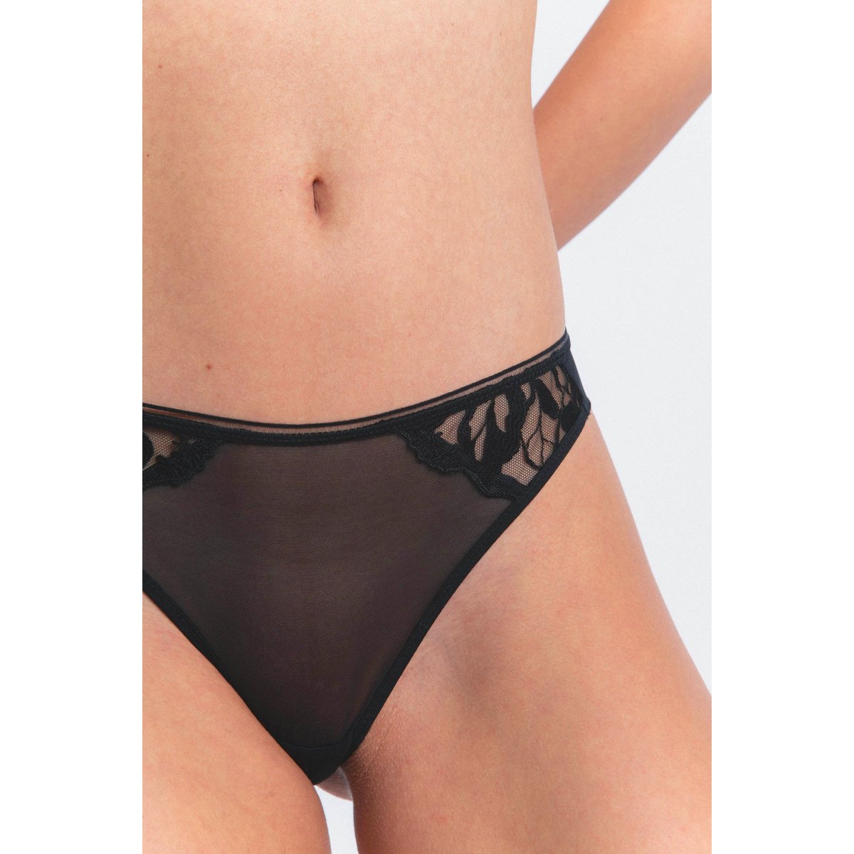 Tanga en broderie SIN noir, MAISON LEJABY