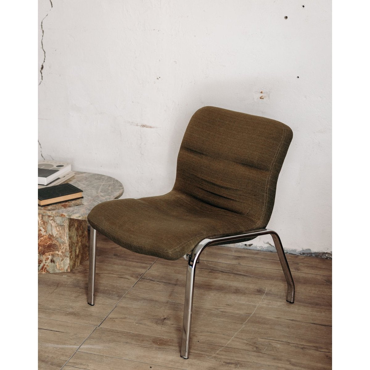 Fauteuil kaki Jakob N°252 - Bon état kaki, DEBONGOUT