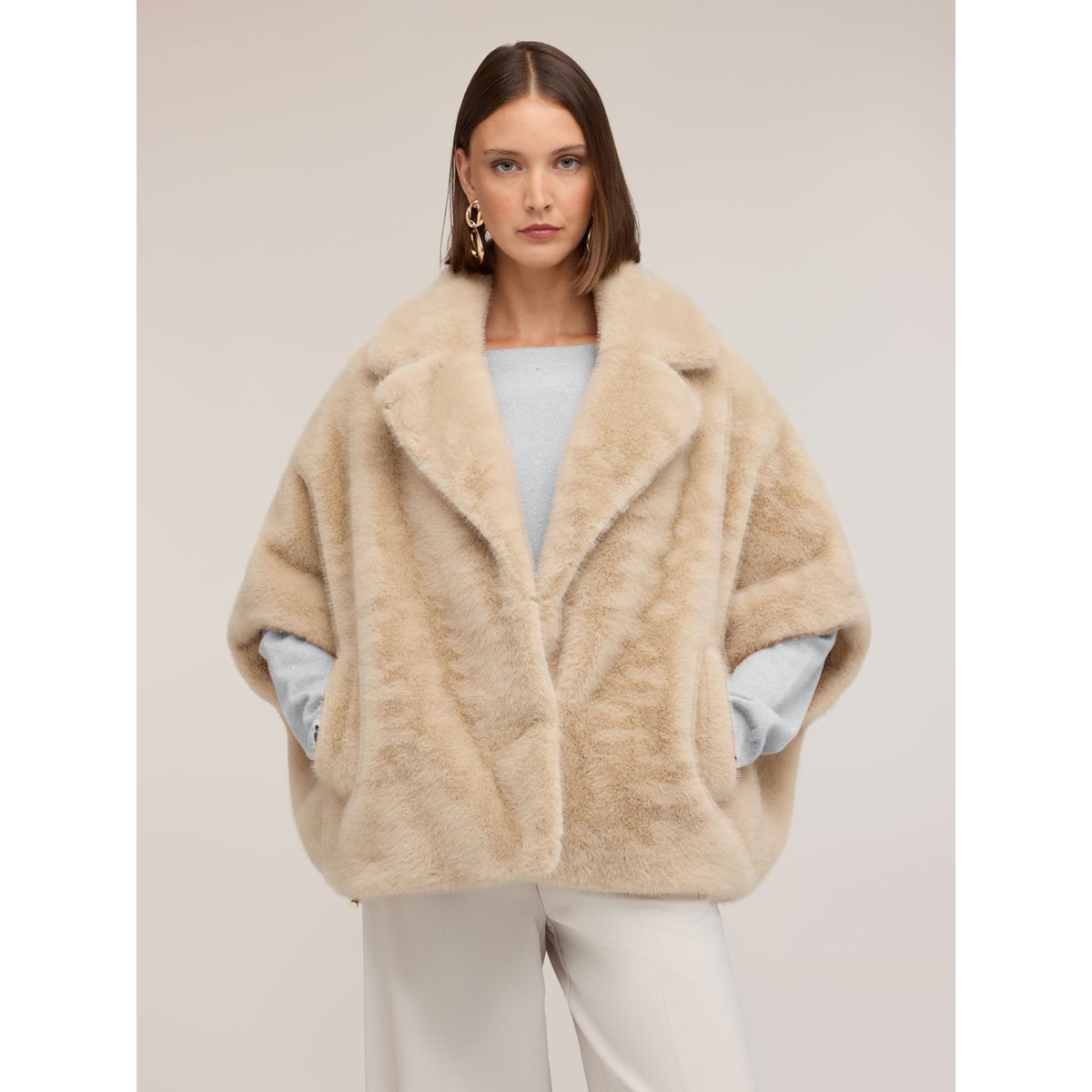 Cape effet peluche avec maxi col beige, MOTIVI