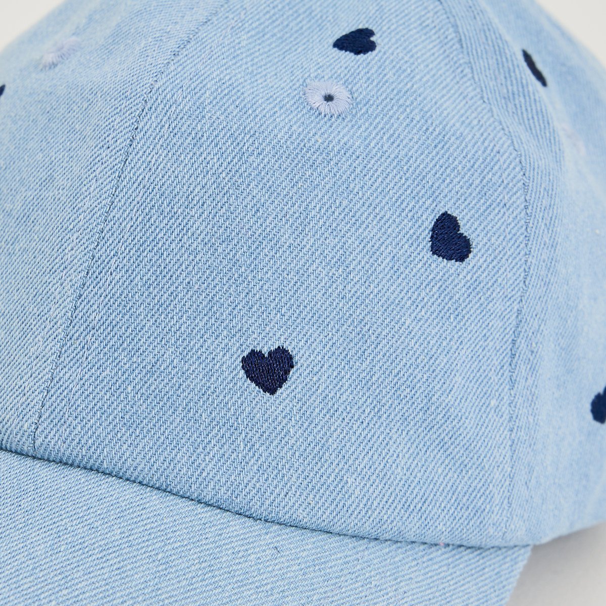 Casquette en jean cœurs brodés bleu, GRAIN DE MALICE