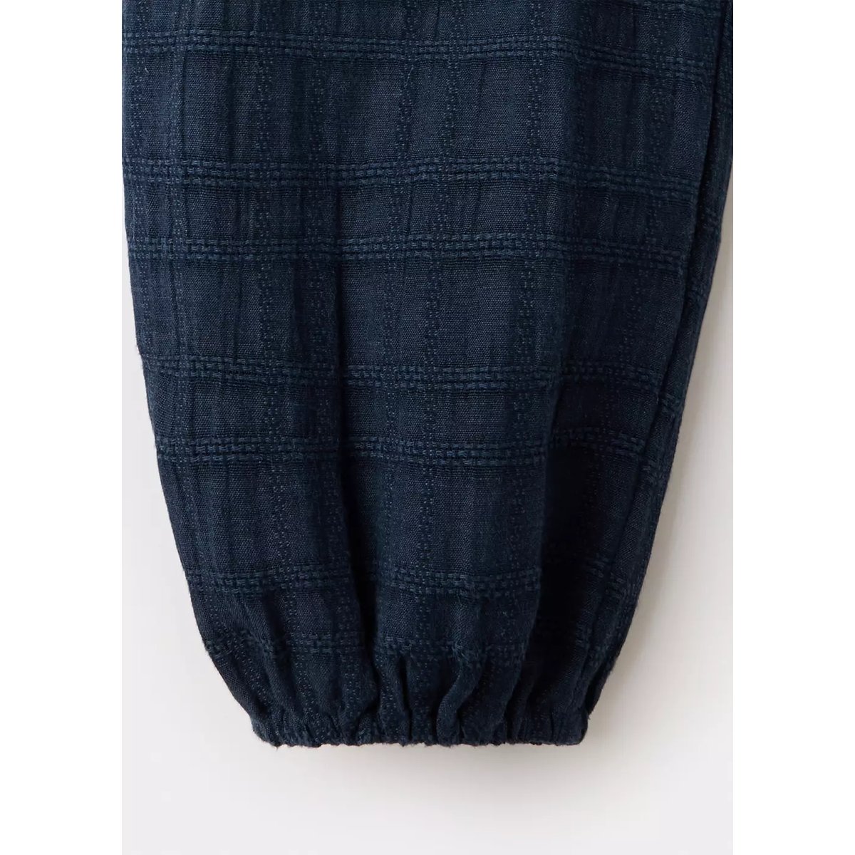Blouse texturée avec détail à volant bleu marine, MANGO TEEN