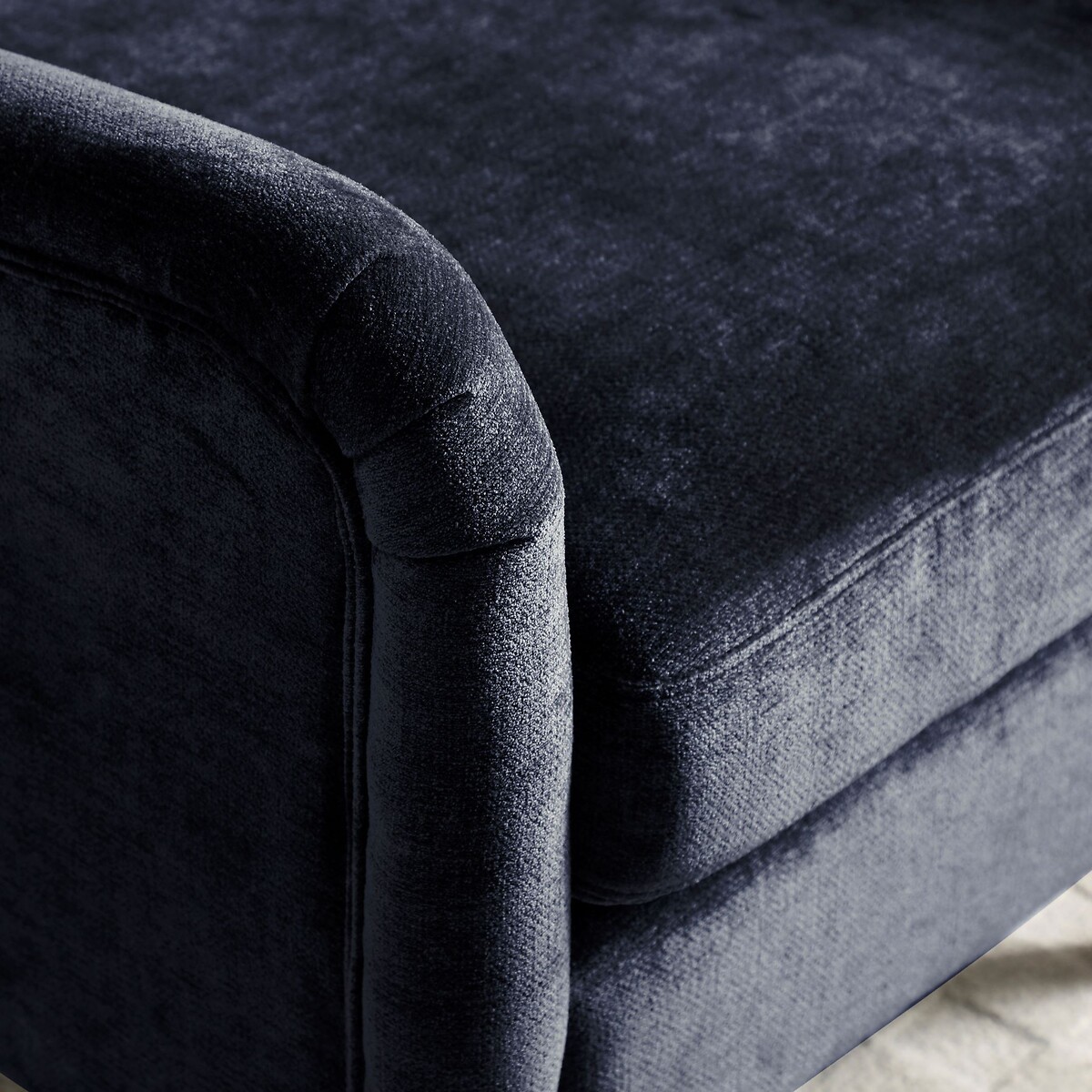 Rossa Chenille Wingback Armchair navy, ÉDITÉ