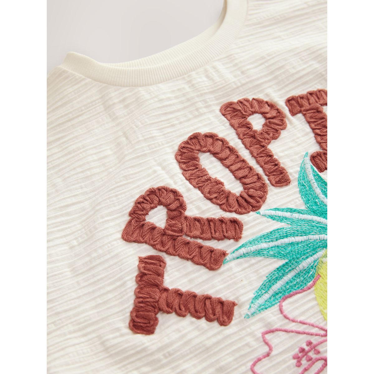 T-shirt texturé à broderie tropics écru, NEXT