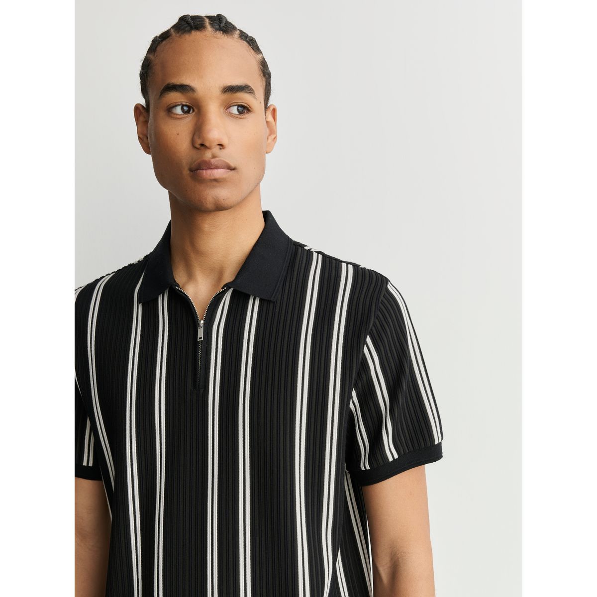 Polo semi-zippé à rayures verticales noir/blanc, NEXT
