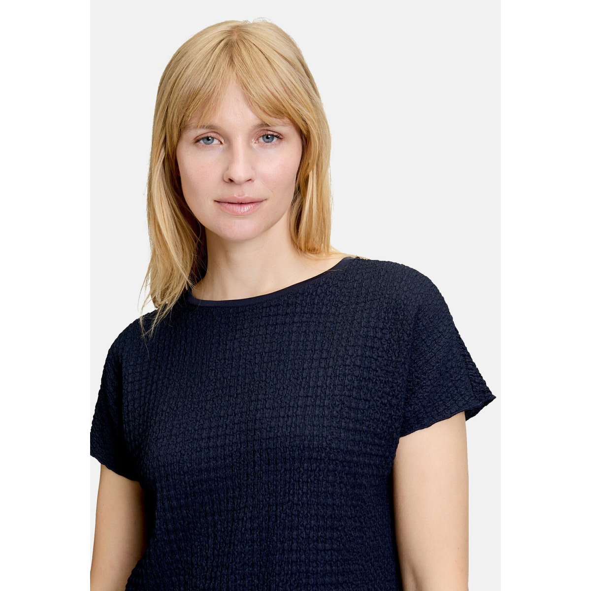 T-Shirt avec structure à encolure bateau dark sky, BETTY BARCLAY