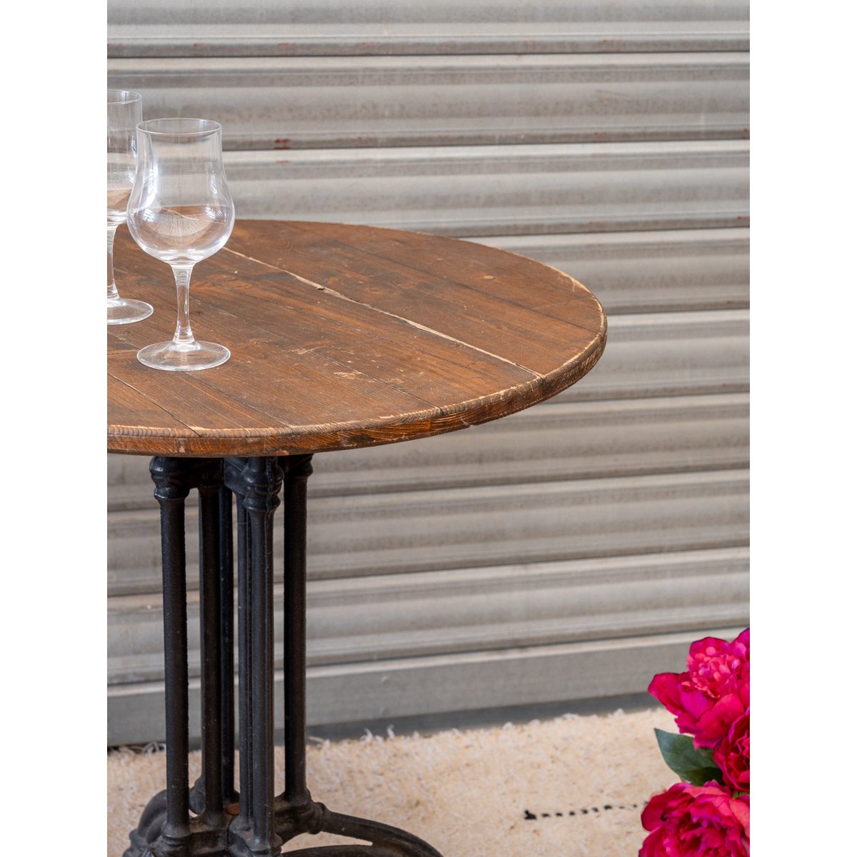 Table à manger bistro en bois et métal noir Denise N°1185 - Bon état bois foncé, DEBONGOUT