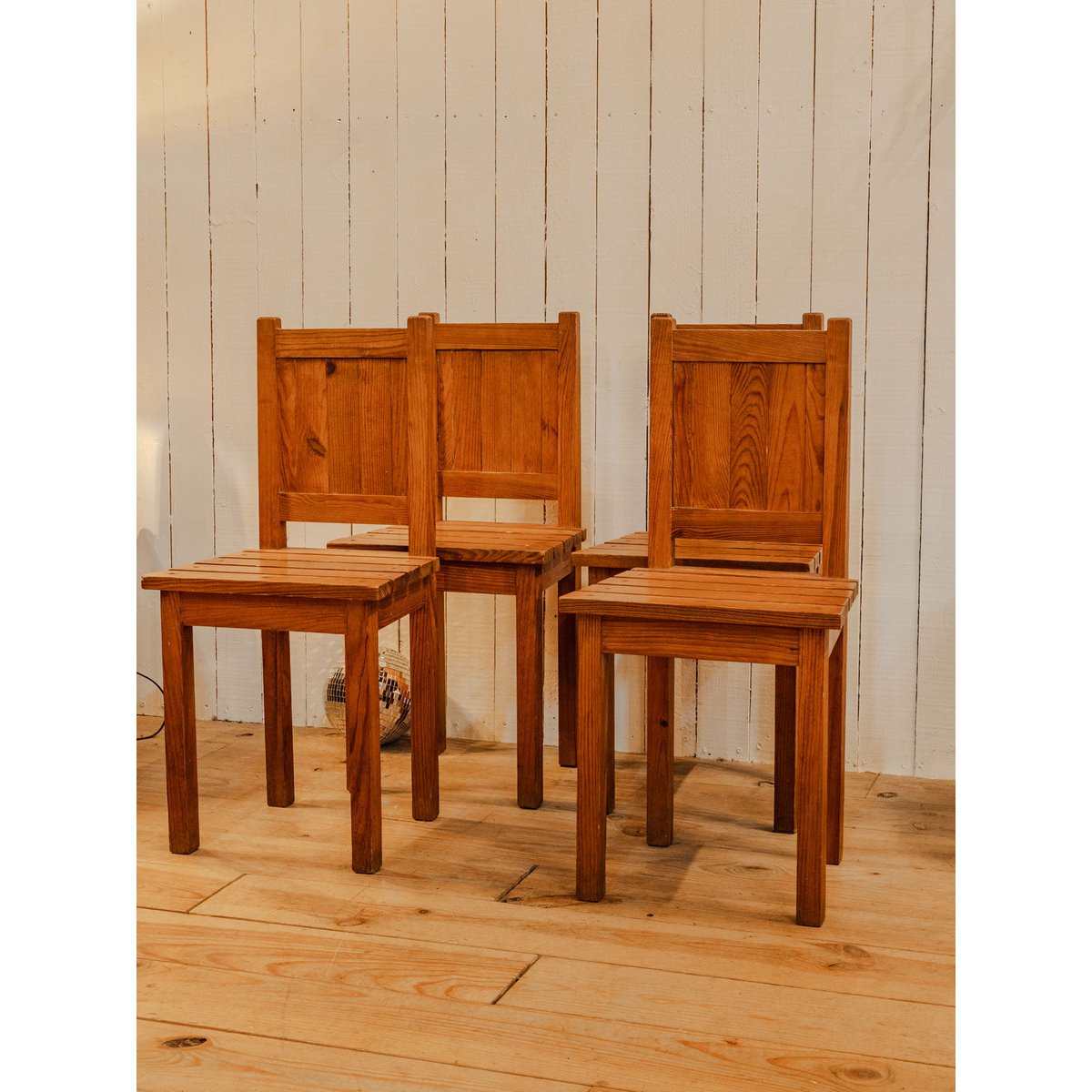 Lot de 4 chaises en bois Claude N°800 - Bon état bois, DEBONGOUT