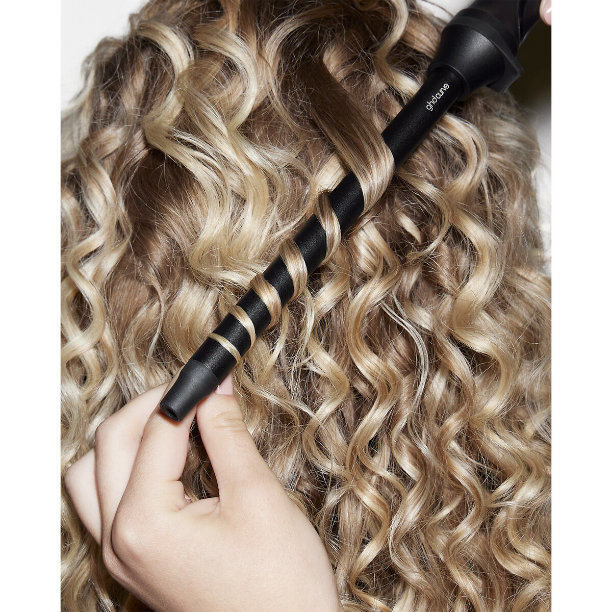 Fer à boucler ultra fin Curve Thin Wand noir, GHD