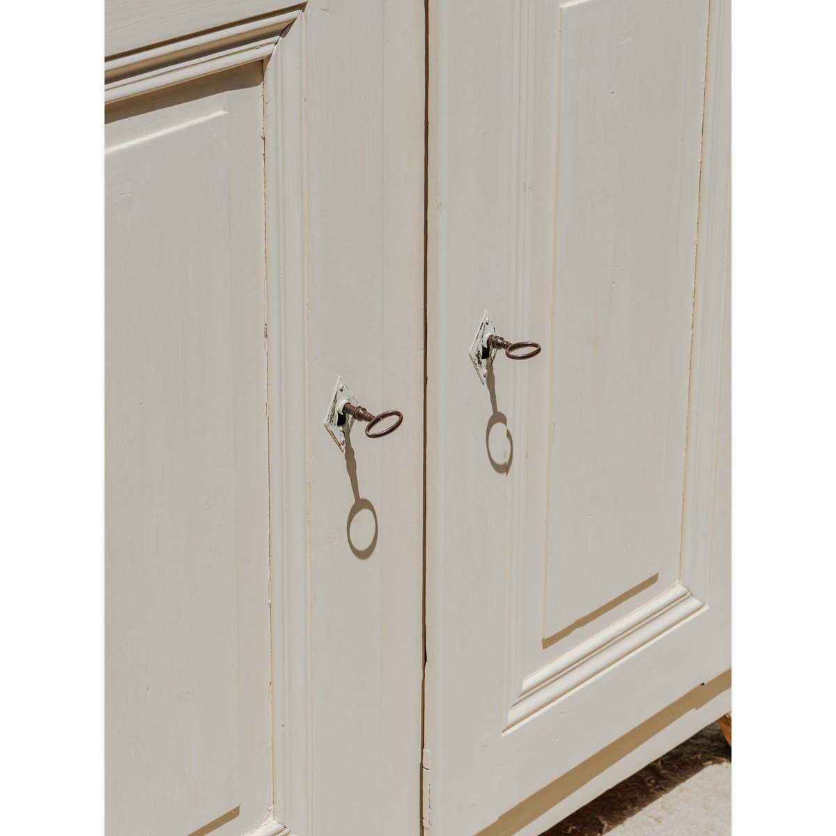 Buffet en bois crème Gilbert N°1542 - Bon état bois clair, DEBONGOUT
