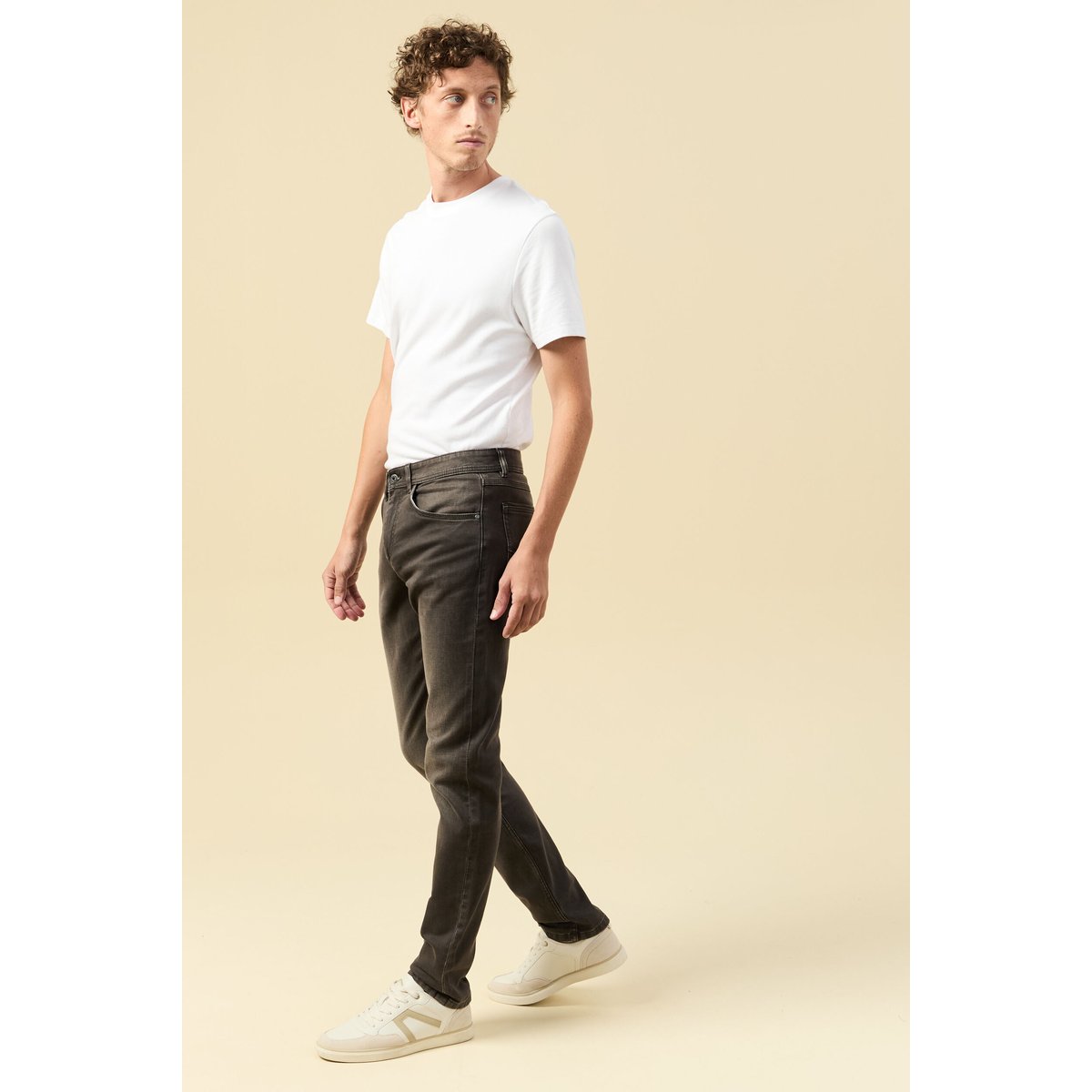 Jeans straight longueur 34 denim marron foncé, BONOBO