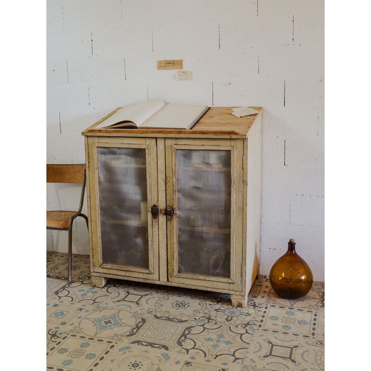Garde-manger en bois beige Guy N°36 - Bon état beige, DEBONGOUT