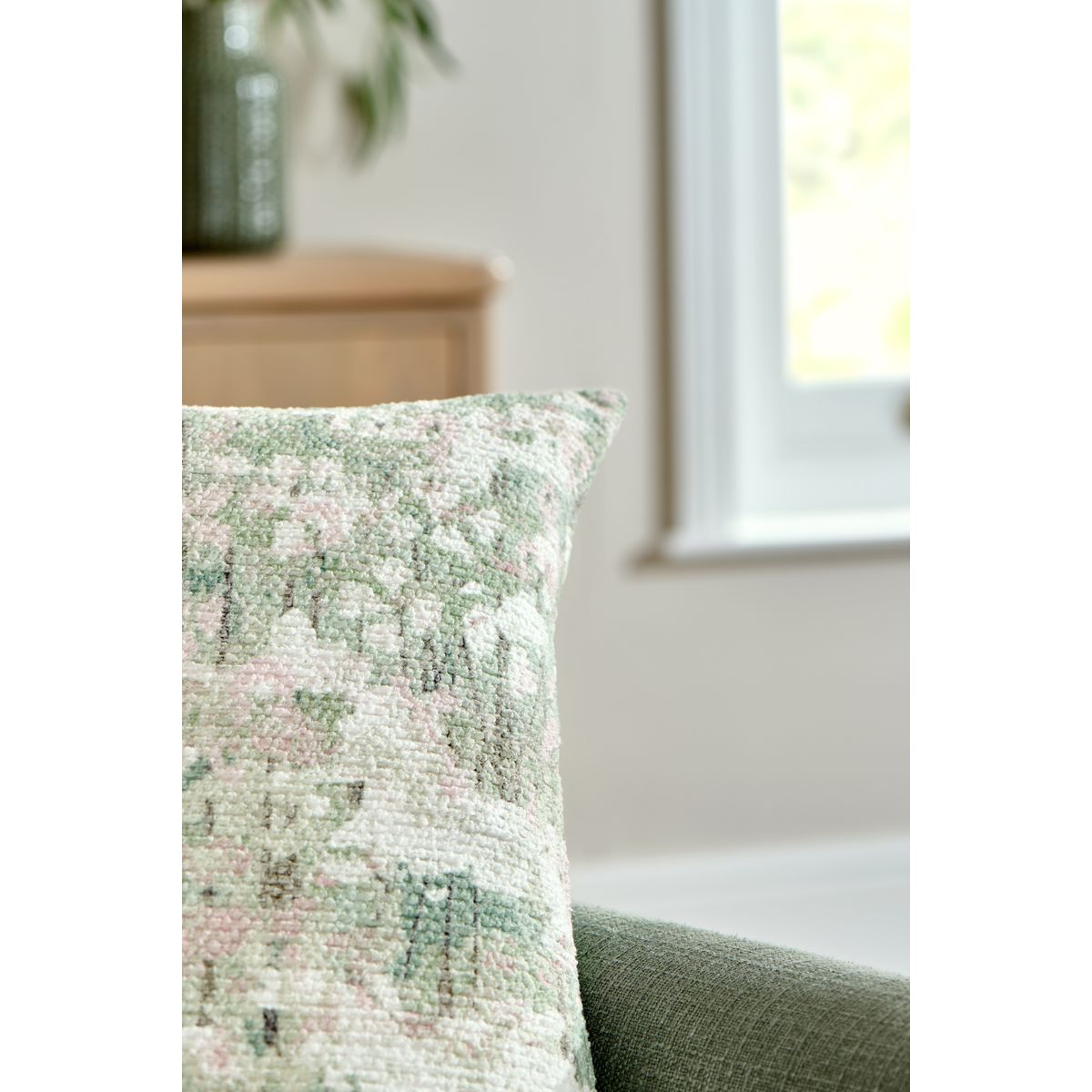 Coussin à imprimé floral abstrait renew vert sauge, NEXT