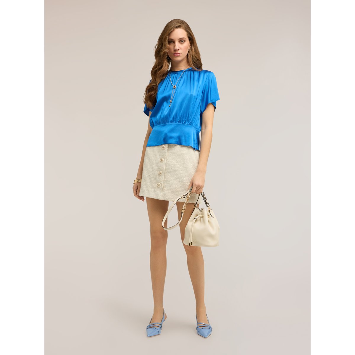 Blouse en satin avec ceinture bleuet, MOTIVI